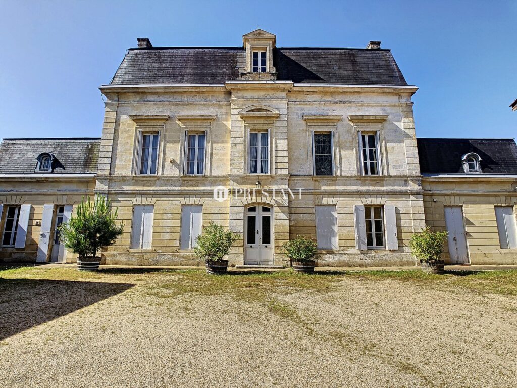 Propriété viticole – NR pièces – 9 chambres – 780 m²
