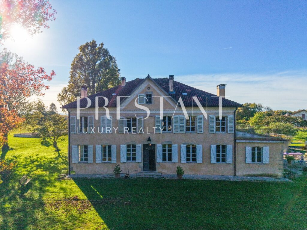 Maison – 11 pièces – 7 chambres – 518 m²