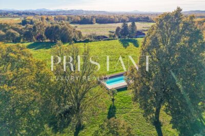 Maison – 11 pièces – 7 chambres – 518 m²