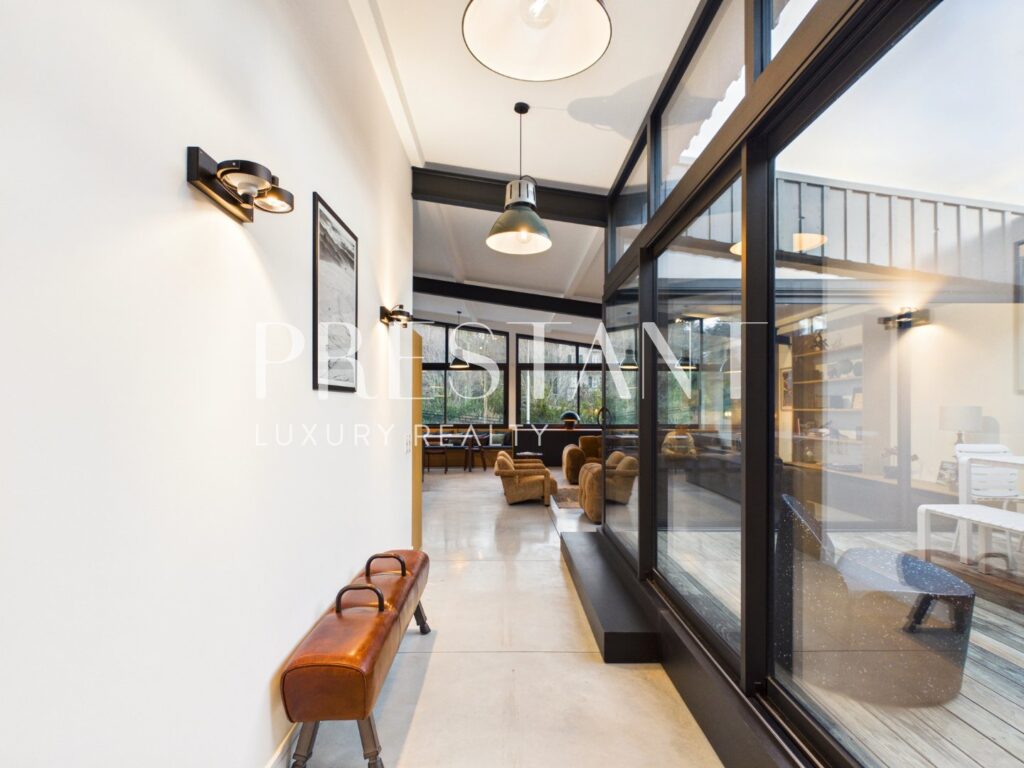 Maison – 5 pièces – 3 chambres – 226 m²