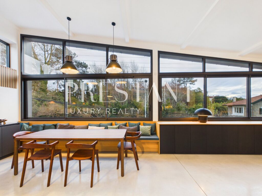 Maison – 5 pièces – 3 chambres – 226 m²