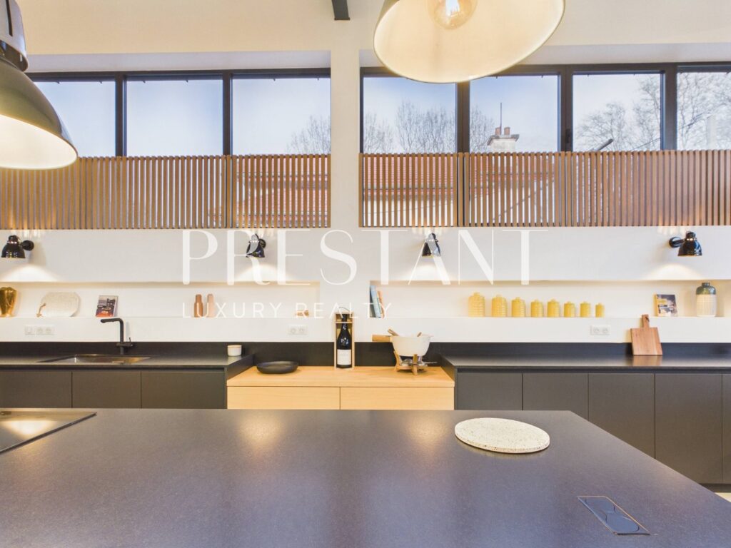 Maison – 5 pièces – 3 chambres – 226 m²