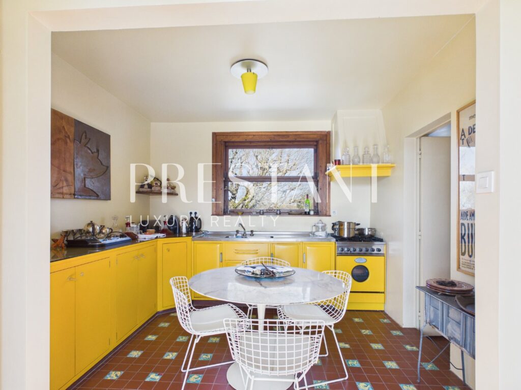 Appartement – 3 pièces – 2 chambres – 93 m²