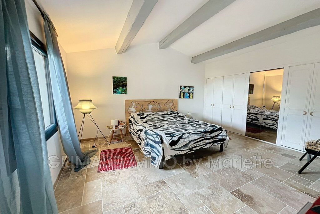 belle vue mer pour cette maison provencale au calme et 4 chamb – 6 pièces – 4 chambres – 183.00 m²