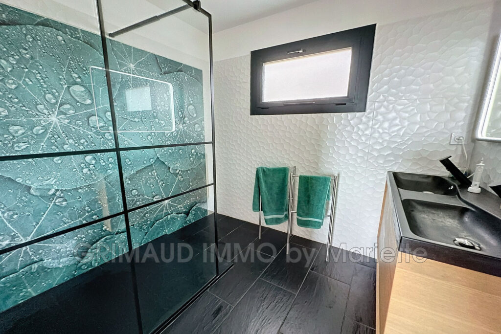 belle vue mer pour cette maison provencale au calme et 4 chamb – 6 pièces – 4 chambres – 183.00 m²