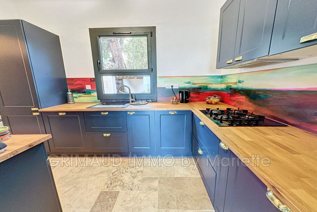 belle vue mer pour cette maison provencale au calme et 4 chamb – 6 pièces – 4 chambres – 183.00 m²