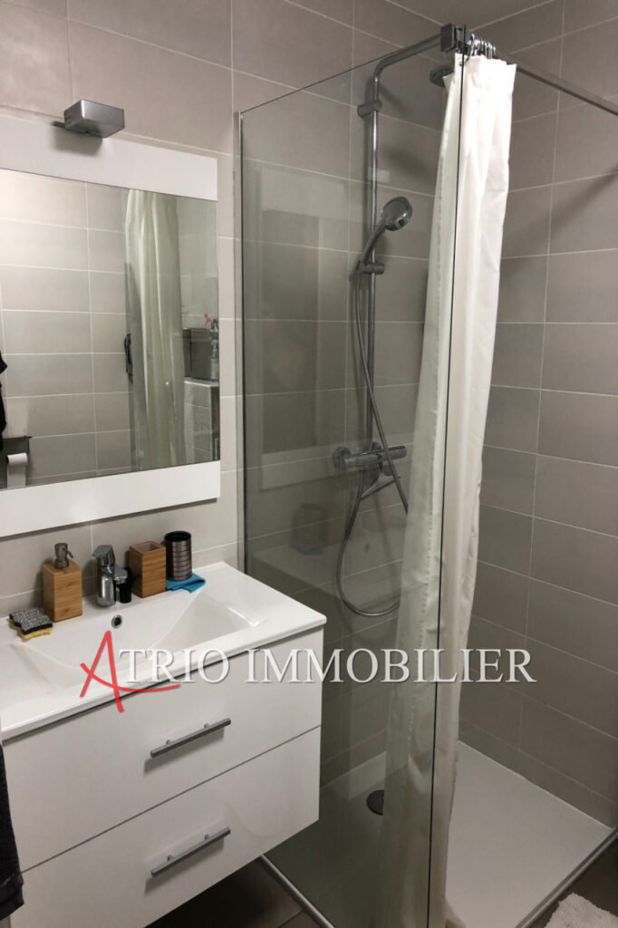 Dans une magnifique Résidence récente avec piscine à débordeme – 1 pièce – NR chambres – 28.00 m²