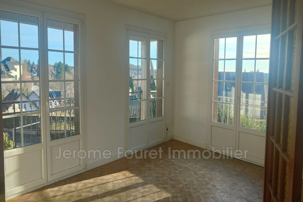 EGLETONS – Maison T3 vue degagée – NR pièces – 2 chambres – 86.00 m²