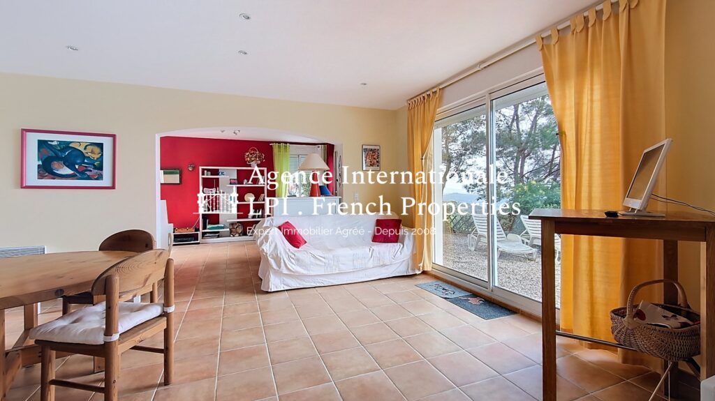 Maison individuelle – 4 pièces – NR chambres – 117 m²