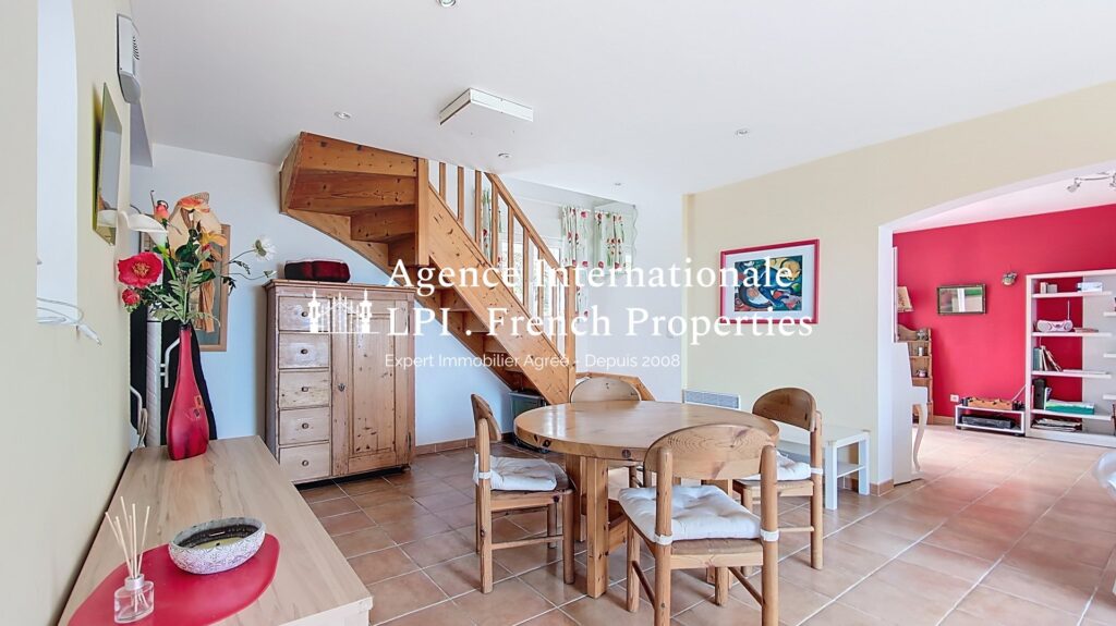 Maison individuelle – 4 pièces – NR chambres – 117 m²