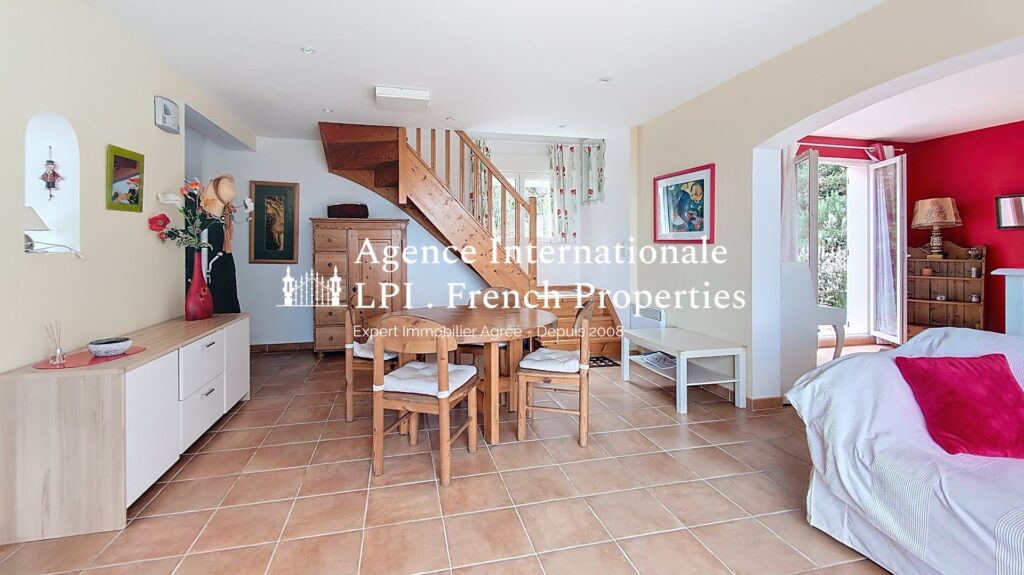 Maison individuelle – 4 pièces – NR chambres – 117 m²