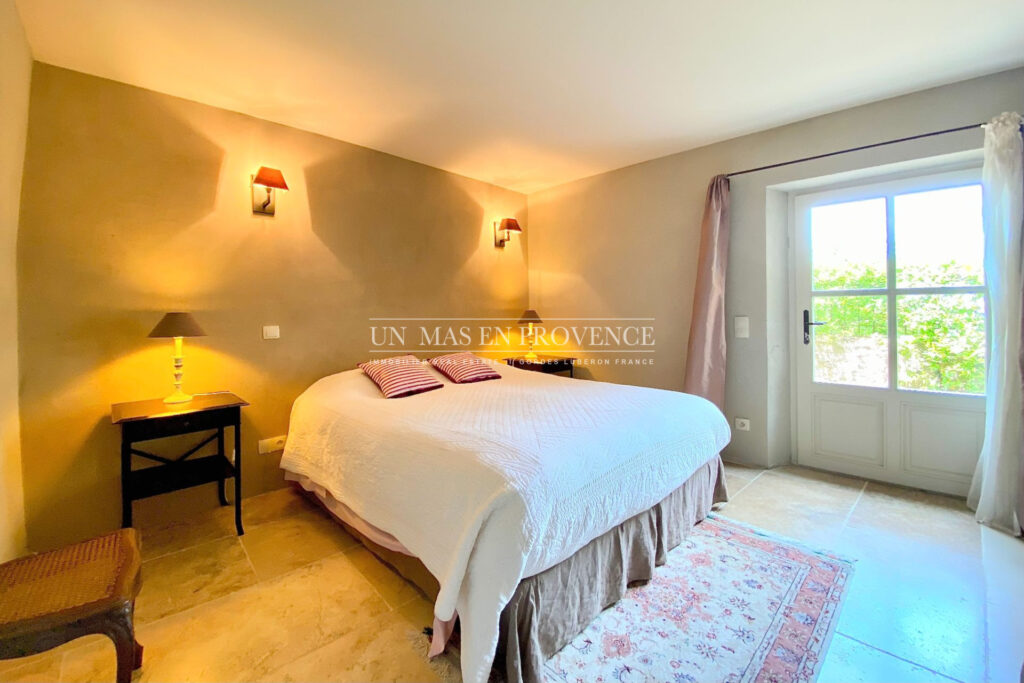 Mas Provençal avec Piscine et Vue Panoramique à Bonnieux ? Loc – 5 pièces – 5 chambres – 300.00 m²