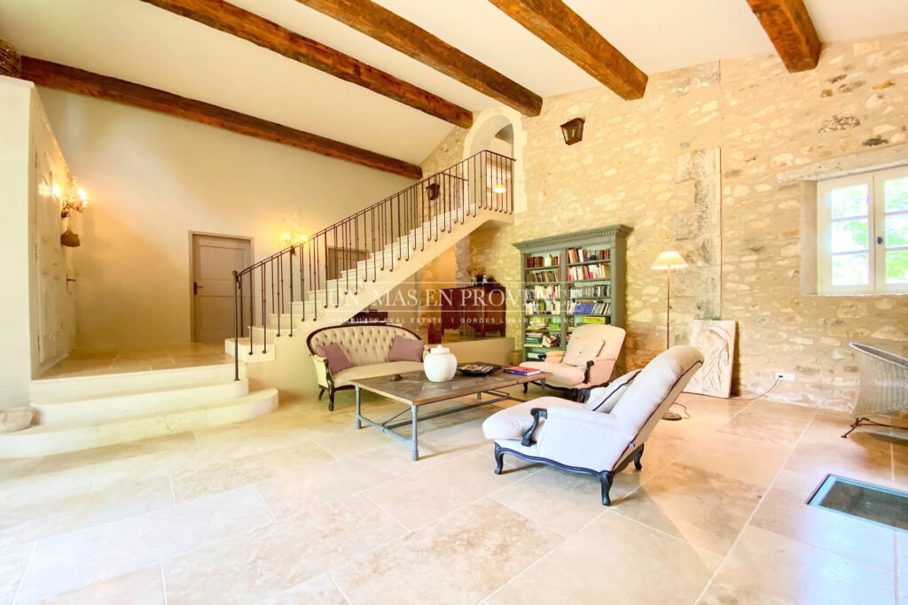 Mas Provençal avec Piscine et Vue Panoramique à Bonnieux ? Loc – 5 pièces – 5 chambres – 300.00 m²