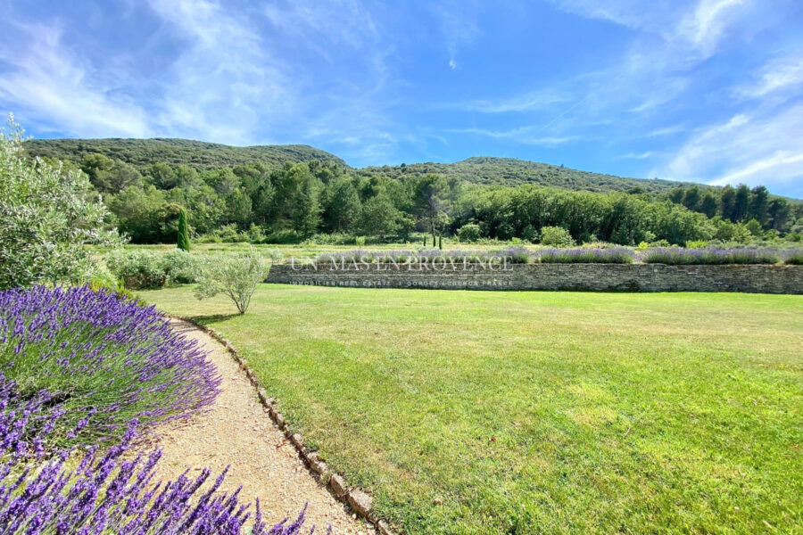Maison à louer à Bonnieux