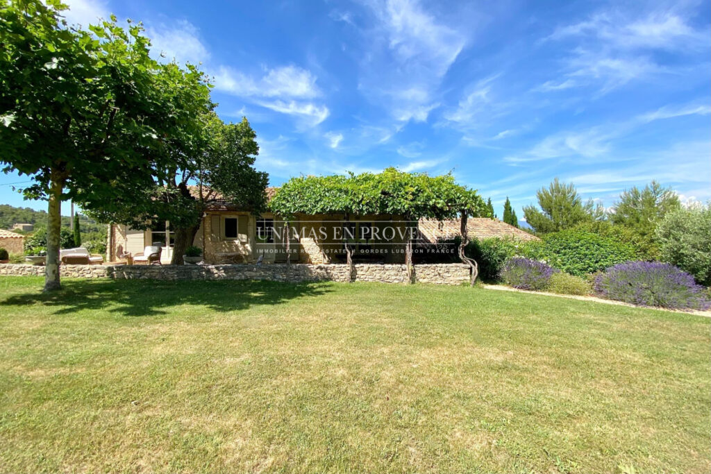 Mas Provençal avec Piscine et Vue Panoramique à Bonnieux ? Loc – 5 pièces – 5 chambres – 300.00 m²