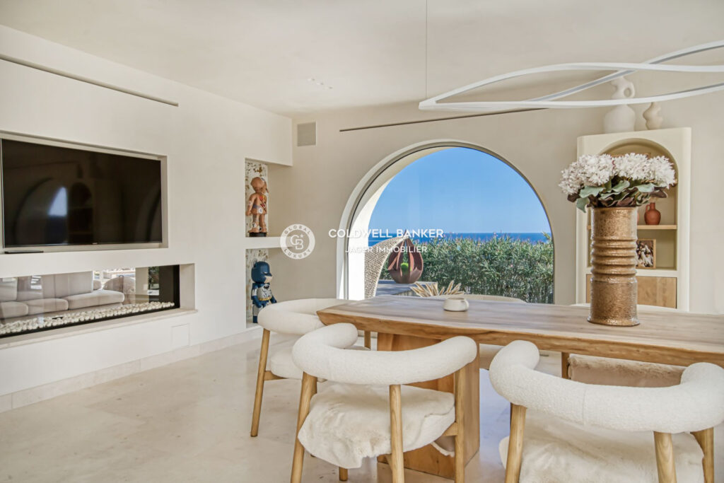 Villa d’exception avec vue mer panoramique – 8 pièces – 5 chambres – 380.00 m²
