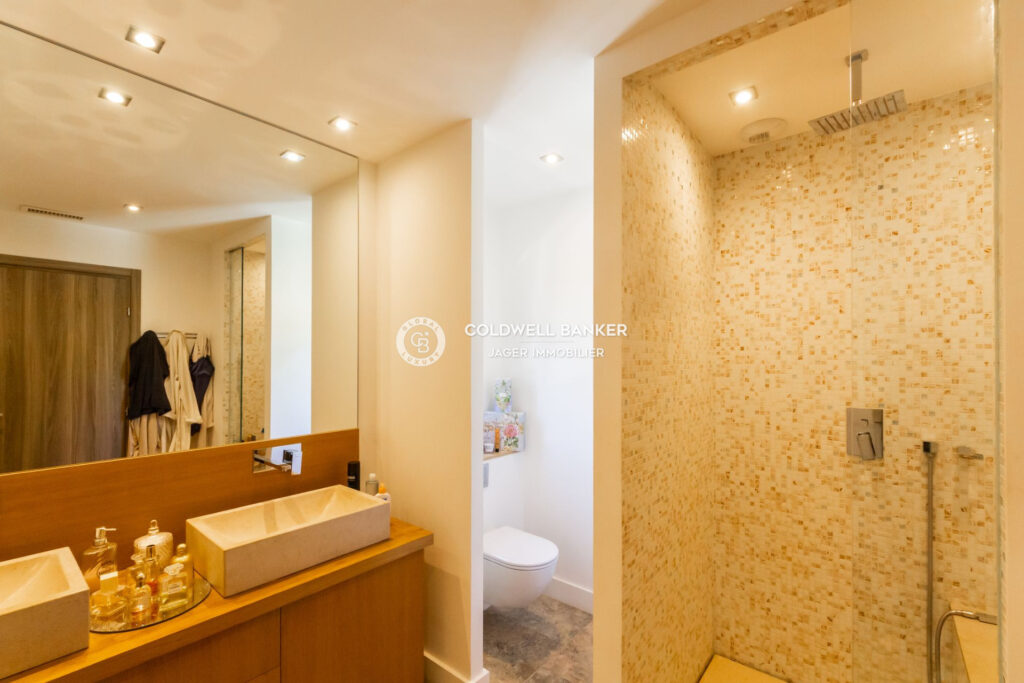 vente villa 5 Pièce(s) – 5 pièces – 3 chambres – 180.00 m²