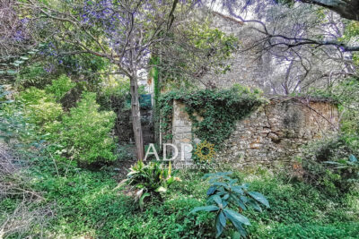 Maison en état de ruine sur un terrain à Plascassier.  – NR pièces – NR chambres – 180.00 m²