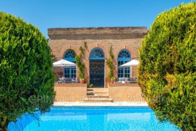 proprieté sur 24 HA avec lac, ecurie et plusieurs maisons – NR pièces – 10 chambres – 740.00 m²