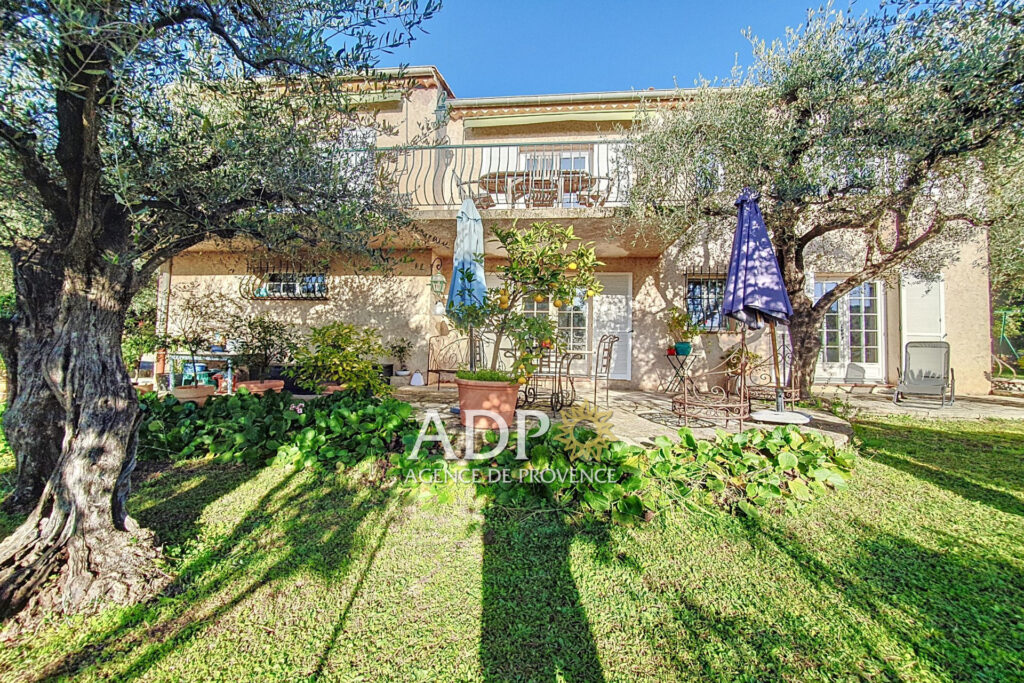 vente maison 9 Pièce(s) – 9 pièces – 5 chambres – 163.00 m²