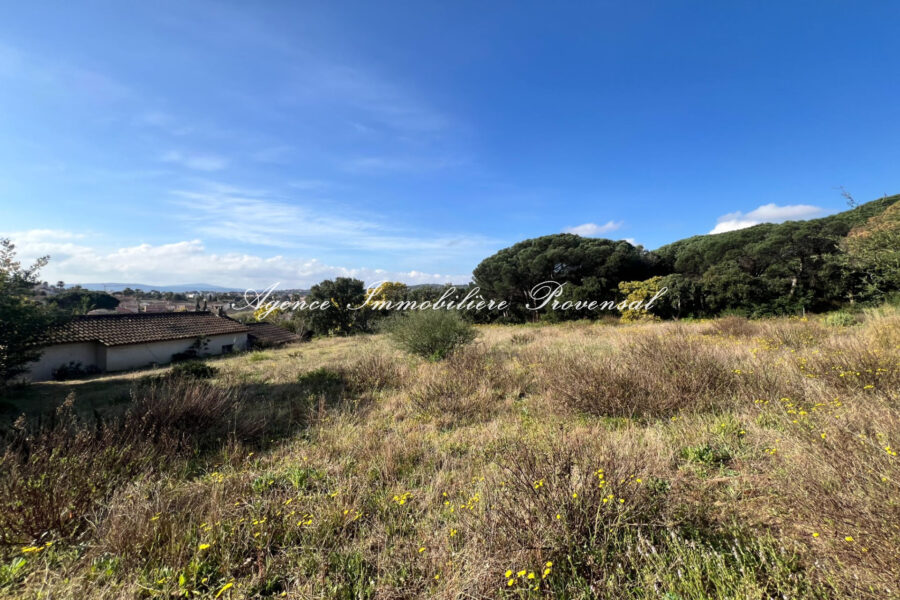 Terrain à vendre à Sainte-maxime