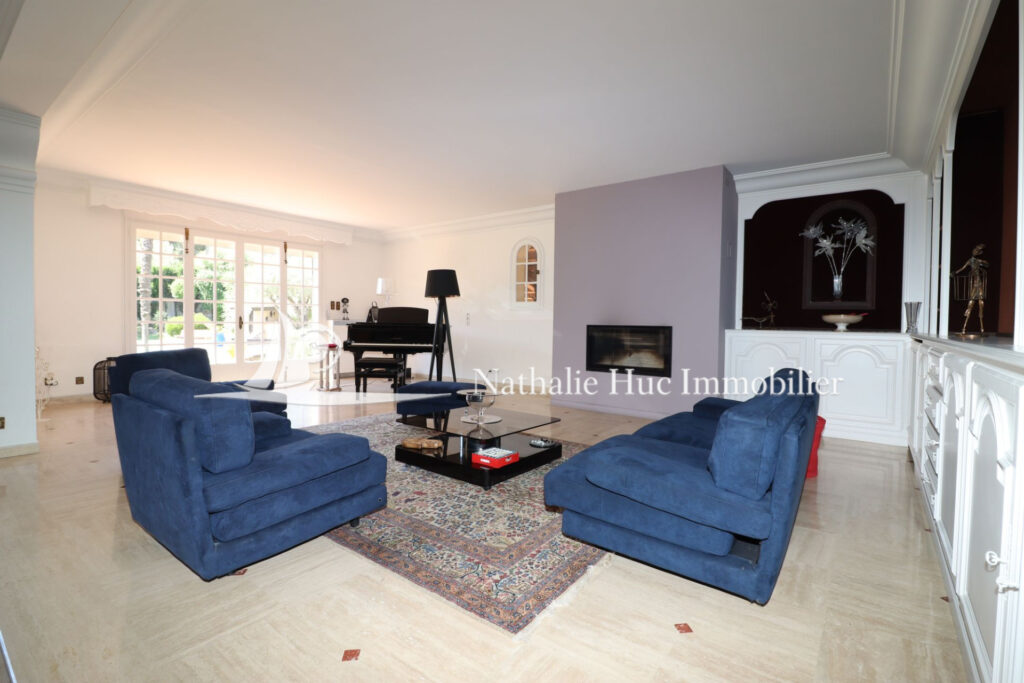 vente maison 8 Pièce(s) – 8 pièces – 5 chambres – 280.00 m²