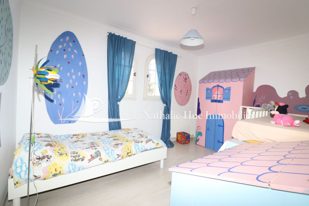 vente maison 8 Pièce(s) – 8 pièces – 5 chambres – 280.00 m²