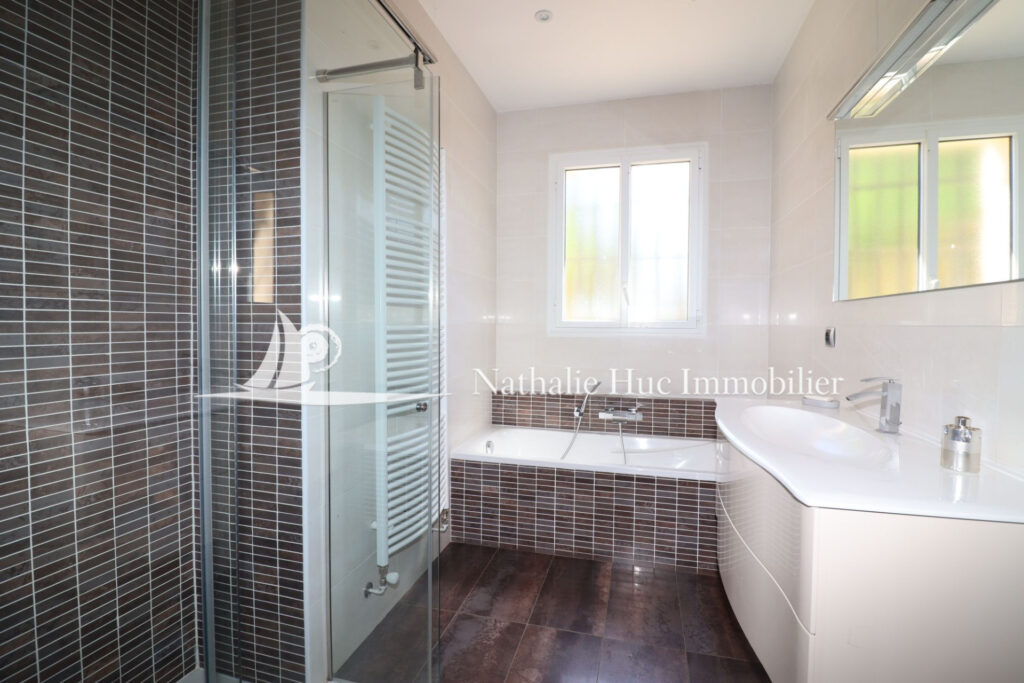 vente maison 8 Pièce(s) – 8 pièces – 5 chambres – 280.00 m²