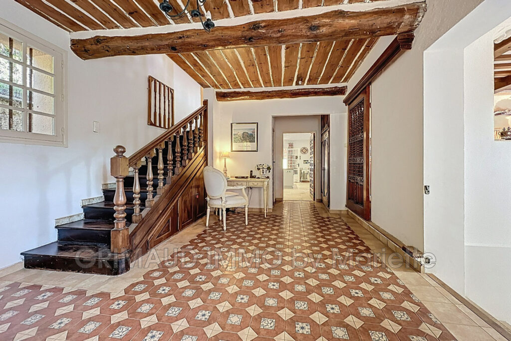 proprieté sur 2,8 Ha avec piscine et 7 chambres. – 16 pièces – 7 chambres – 395.00 m²