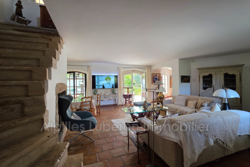 vente maison de caractère 6 Pièce(s) – 6 pièces – 4 chambres – 242.00 m²