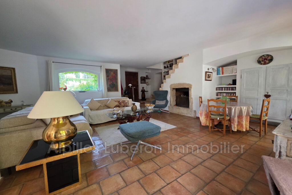 vente maison de caractère 6 Pièce(s) – 6 pièces – 4 chambres – 242.00 m²