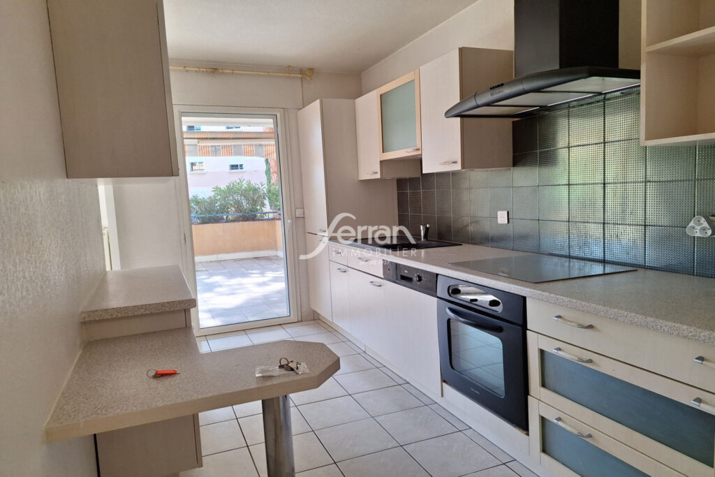 A LOUER TYPE 3 à DRAGUIGNAN – 3 pièces – 2 chambres – 74.00 m²