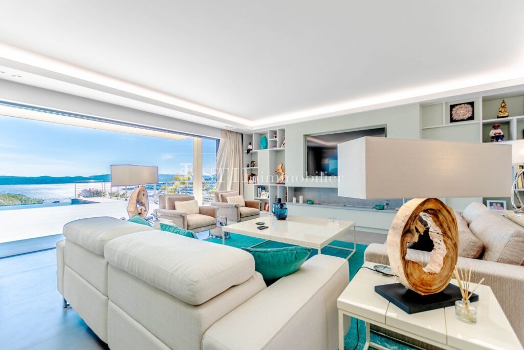 vente villa 7 Pièce(s) – 7 pièces – 3 chambres – 250.00 m²