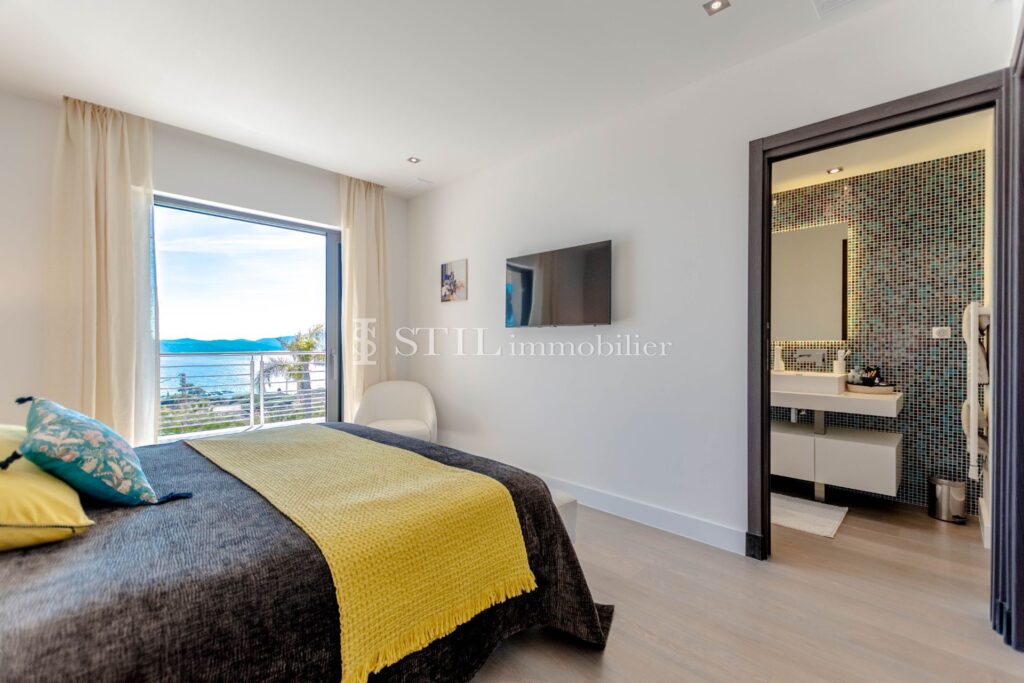 vente villa 7 Pièce(s) – 7 pièces – 3 chambres – 250.00 m²