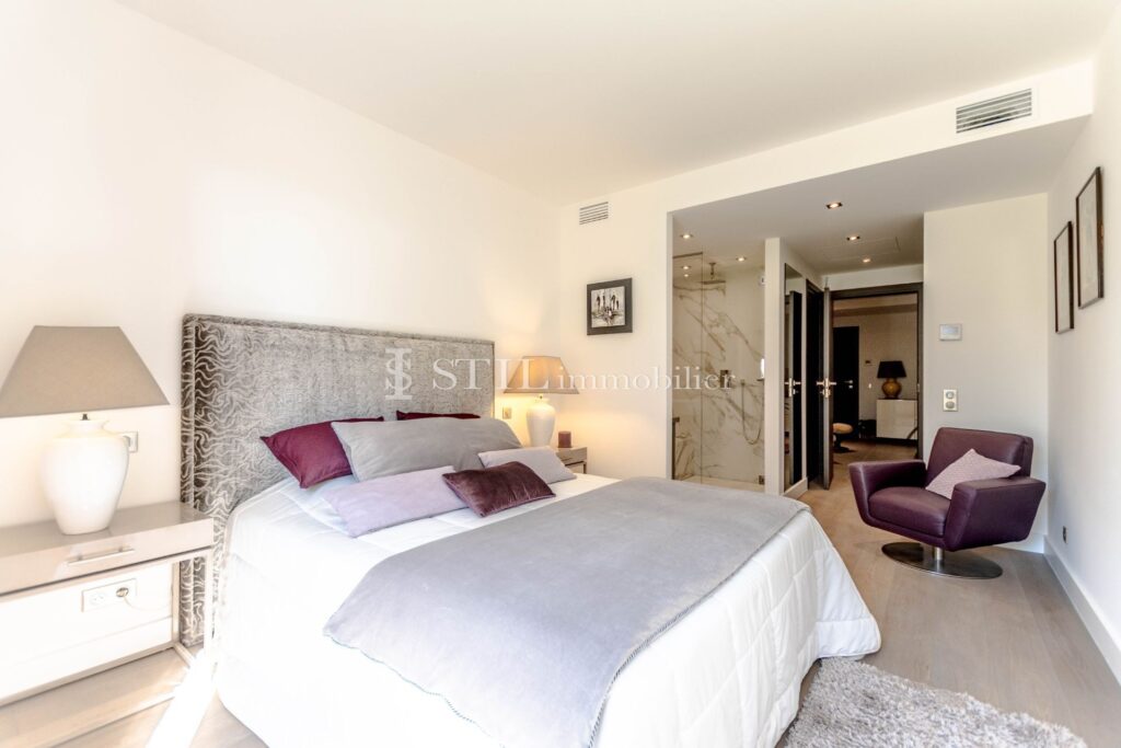 vente villa 7 Pièce(s) – 7 pièces – 3 chambres – 250.00 m²