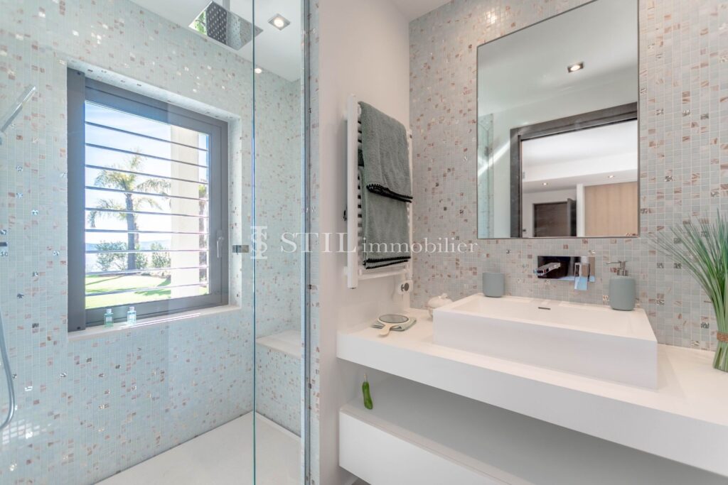 vente villa 7 Pièce(s) – 7 pièces – 3 chambres – 250.00 m²