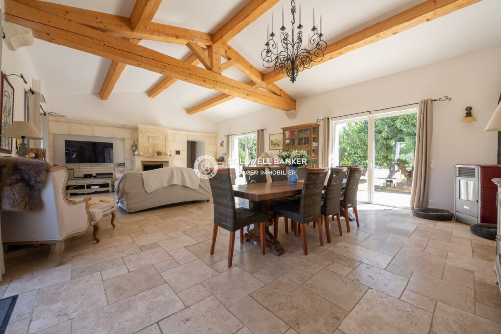 Exclusivité. Exceptionnel ! Propriété en pierre au pied du vil – 8 pièces – 5 chambres – 400.00 m²