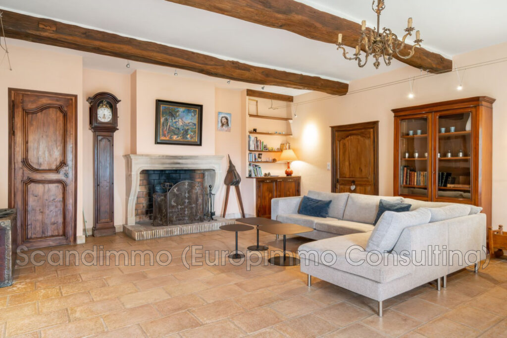 vente maison 7 Pièce(s) – 7 pièces – 4 chambres – 240.00 m²