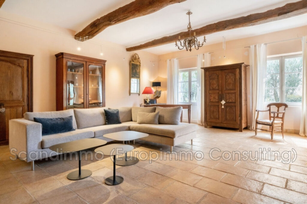 vente maison 7 Pièce(s) – 7 pièces – 4 chambres – 240.00 m²