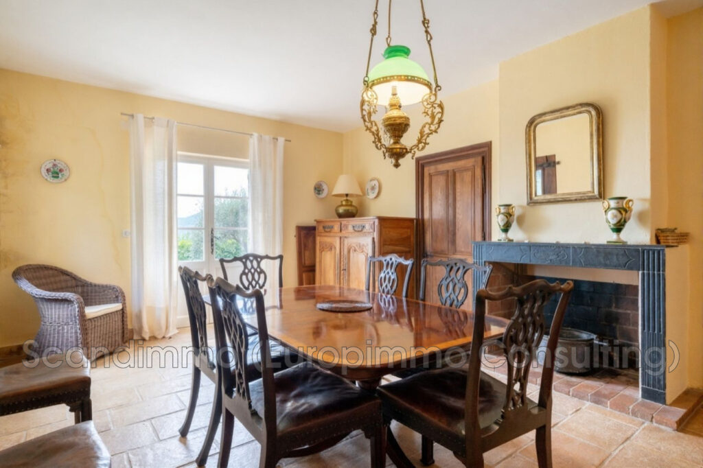 vente maison 7 Pièce(s) – 7 pièces – 4 chambres – 240.00 m²