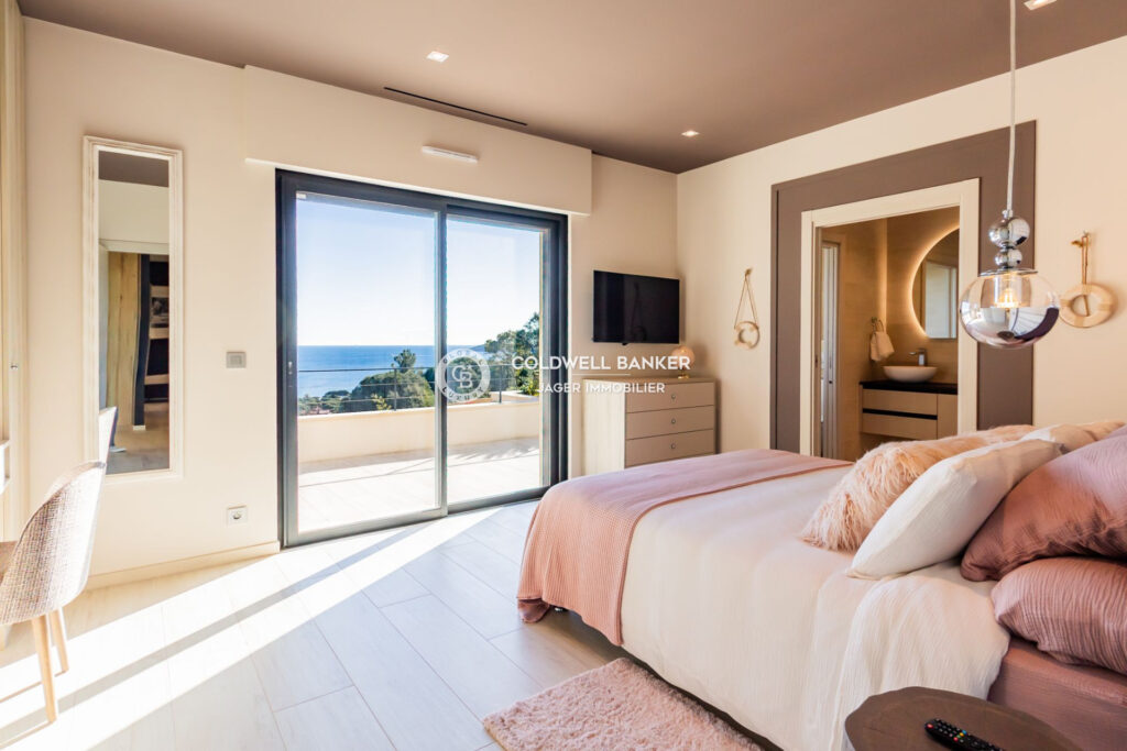 Secteur Croisette – Villa neuve à l’architecture contemporaine – NR pièces – 4 chambres – 349.00 m²