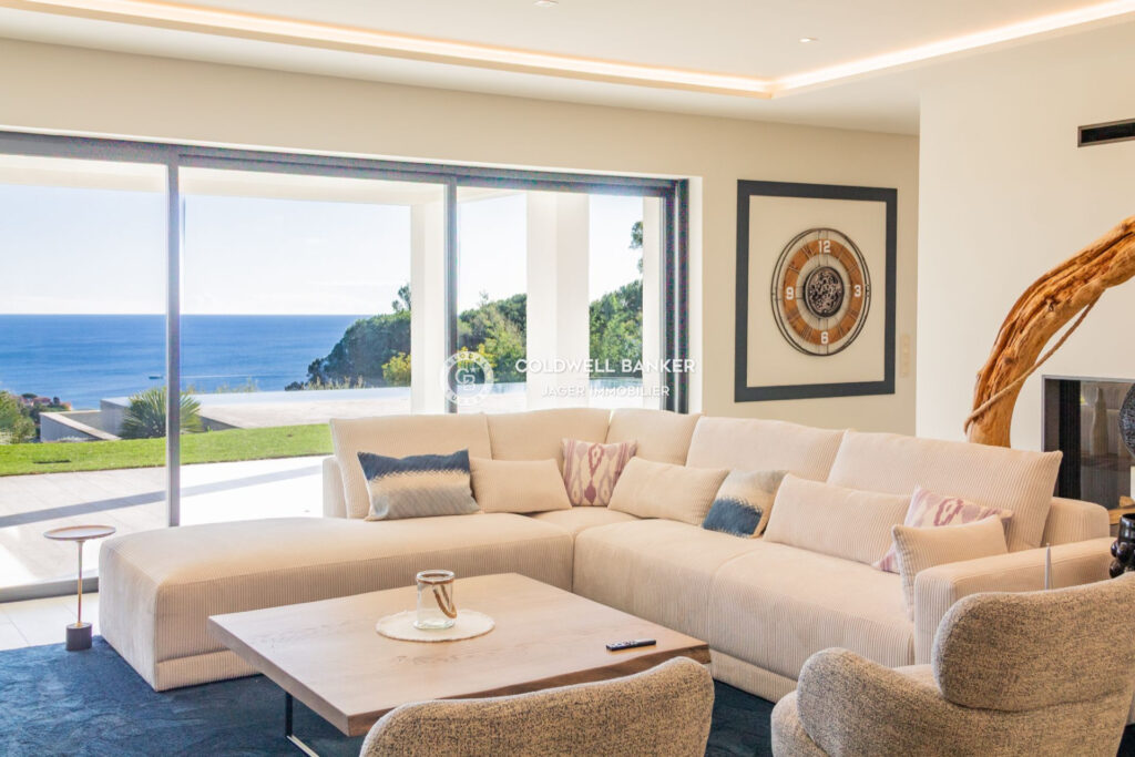 Secteur Croisette – Villa neuve à l’architecture contemporaine – NR pièces – 4 chambres – 349.00 m²