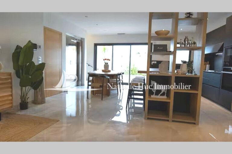 vente maison contemporaine 5 Pièce(s) – 5 pièces – 3 chambres – 174.00 m²