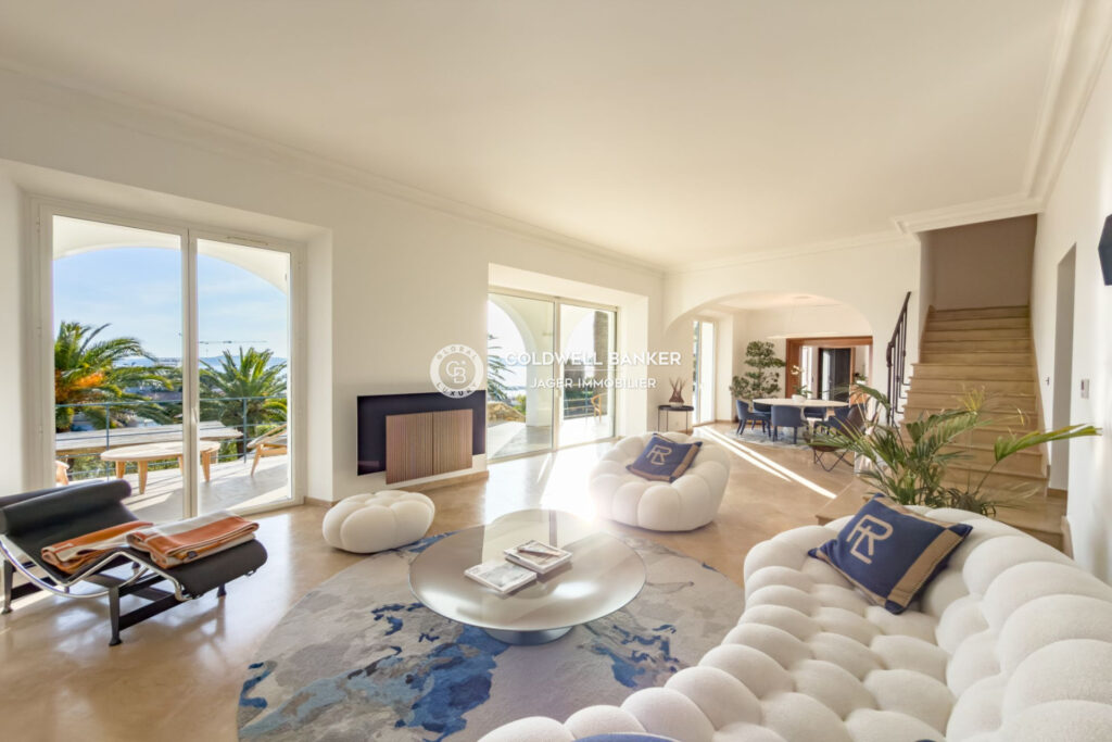 Superbe villa bourgeoise néo-méditerranéenne avec vue mer ? Sa – 6 pièces – 4 chambres – 264.00 m²