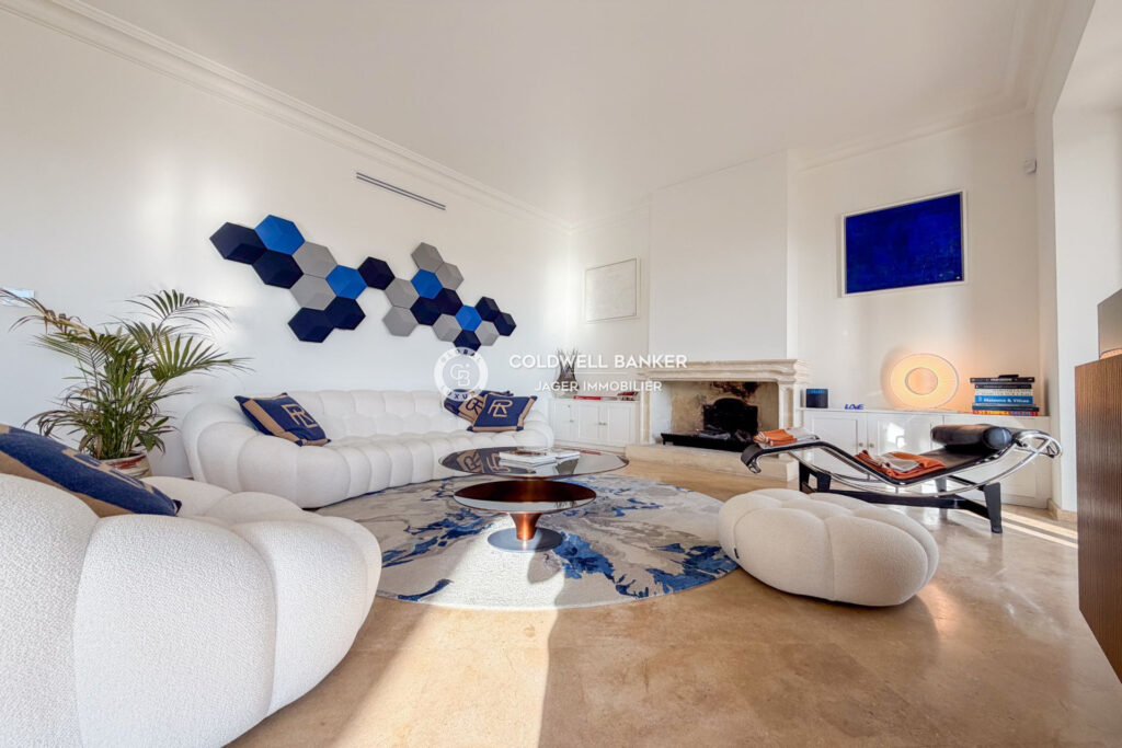 Superbe villa bourgeoise néo-méditerranéenne avec vue mer ? Sa – 6 pièces – 4 chambres – 264.00 m²