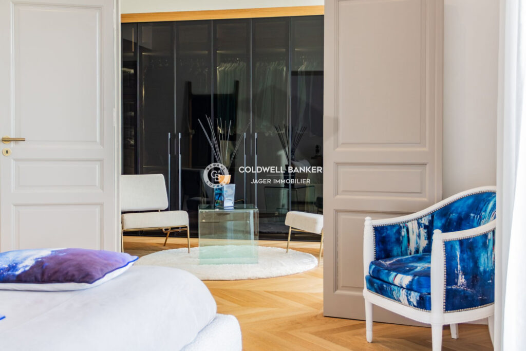 Superbe villa bourgeoise néo-méditerranéenne avec vue mer ? Sa – 6 pièces – 4 chambres – 264.00 m²