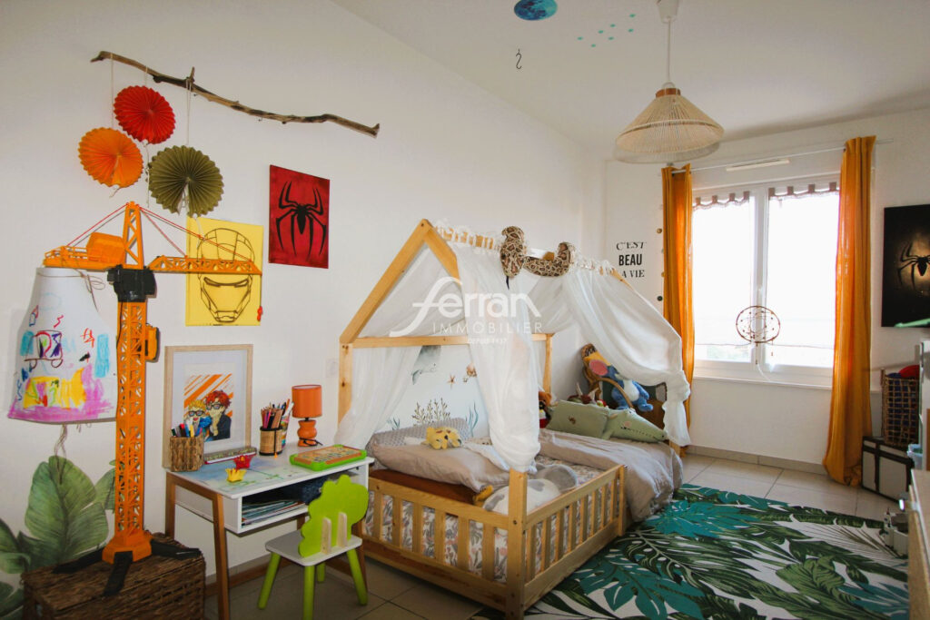 Flayosc, appartement 2 chbres, 2 terrasses, 1 stationnement et – 3 pièces – 2 chambres – 80.00 m²