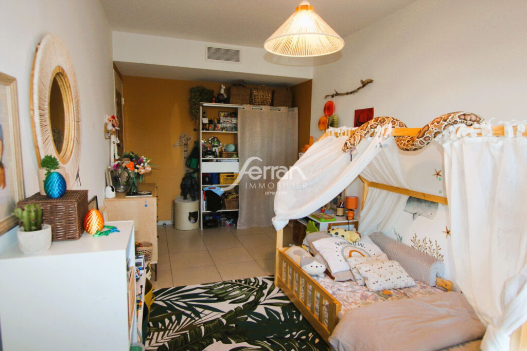 Flayosc, appartement 2 chbres, 2 terrasses, 1 stationnement et – 3 pièces – 2 chambres – 80.00 m²