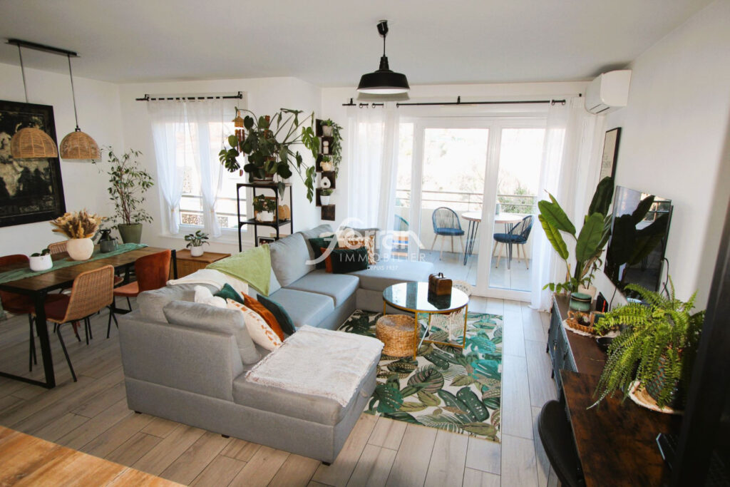 Flayosc, appartement 2 chbres, 2 terrasses, 1 stationnement et – 3 pièces – 2 chambres – 80.00 m²