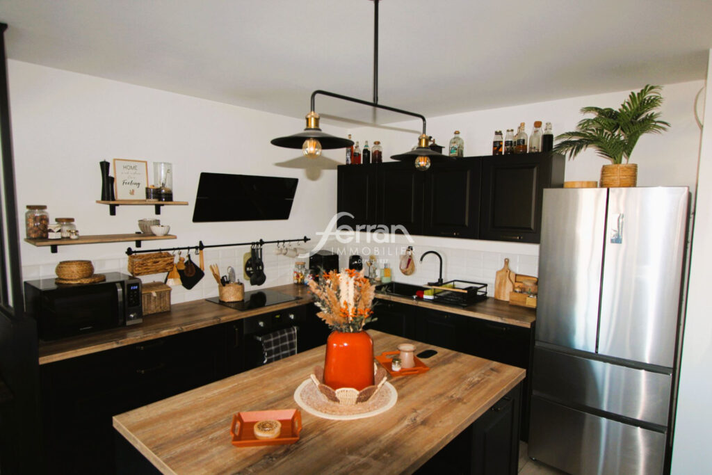 Flayosc, appartement 2 chbres, 2 terrasses, 1 stationnement et – 3 pièces – 2 chambres – 80.00 m²